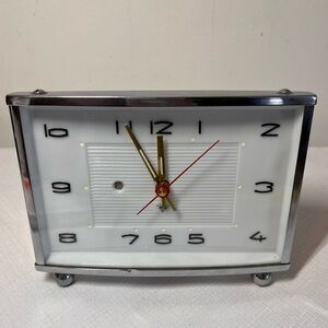 Vintage Diamond mechanical alarm clock. Working Alarm, manual wind-up Mechanical